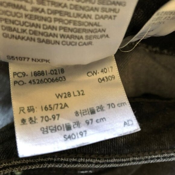 Levi’s 711 Skinny Black Ripped Denim Jeans 28 Distressed - Picture 14 of 14